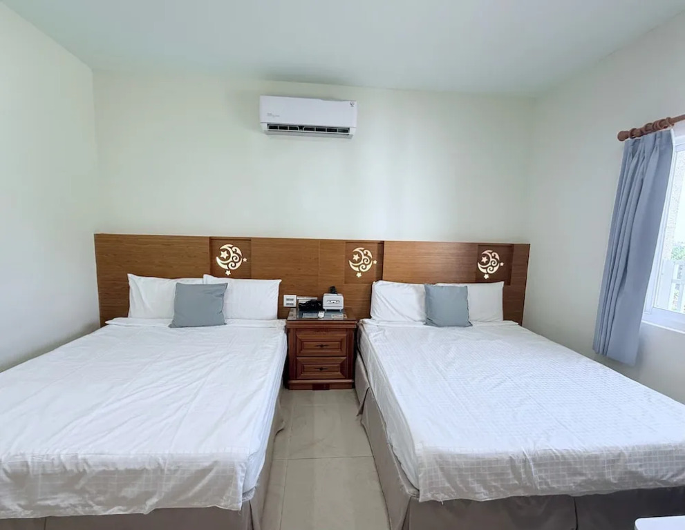 Lunatis Bay Hotel