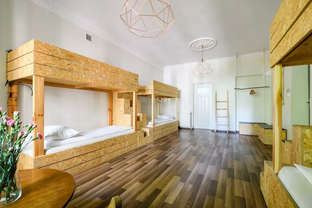 Lull Hostel