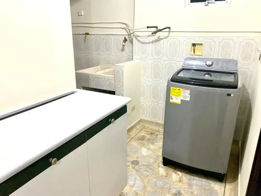 Casa con parking y terraza en sector exclusivo