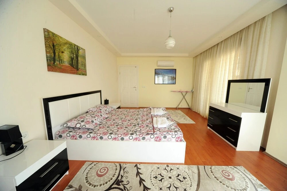 Villa with Majestic Views 1036