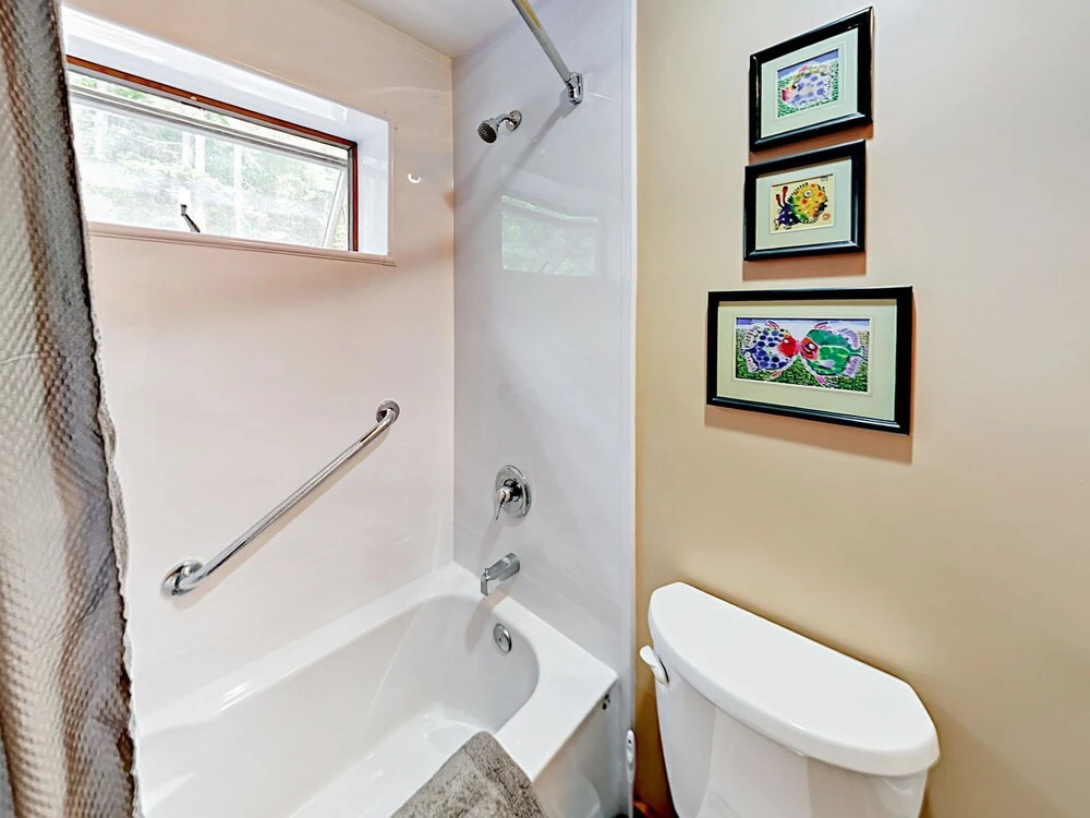31 Rand Road Cottage 2 Bedrooms 2 Bathrooms Cottage