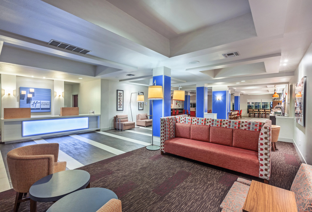 Holiday Inn Express Hotel and Suites Shreveport South Park Plaza by IHG