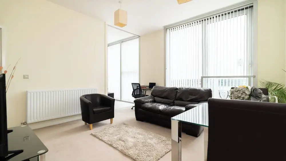 Cotels at The HUB Serviced Apartments Fibre WiFi, Central Location in Vibrant Leisure Quarter, Free Parking
