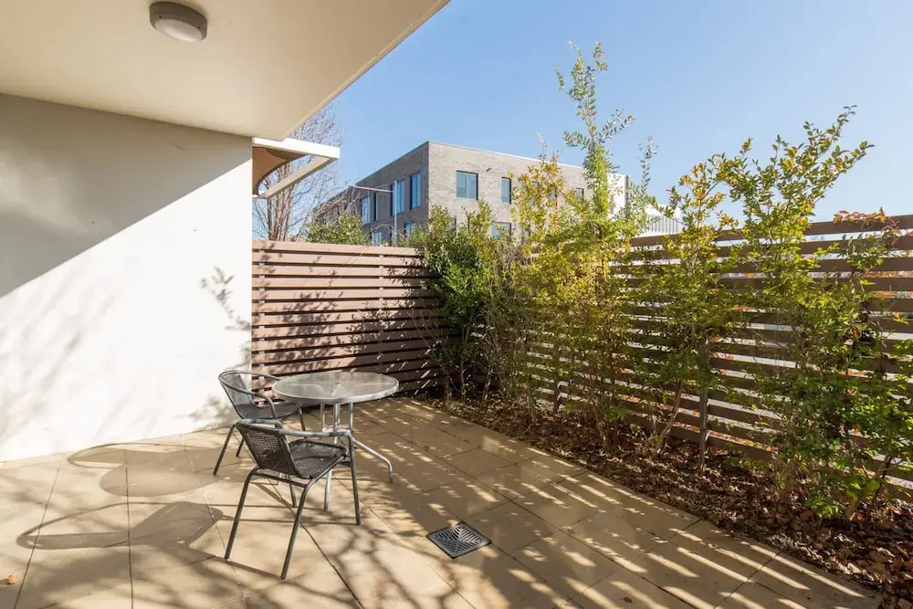 Exquisite Apartment With BBQ and Pool, Near Shops