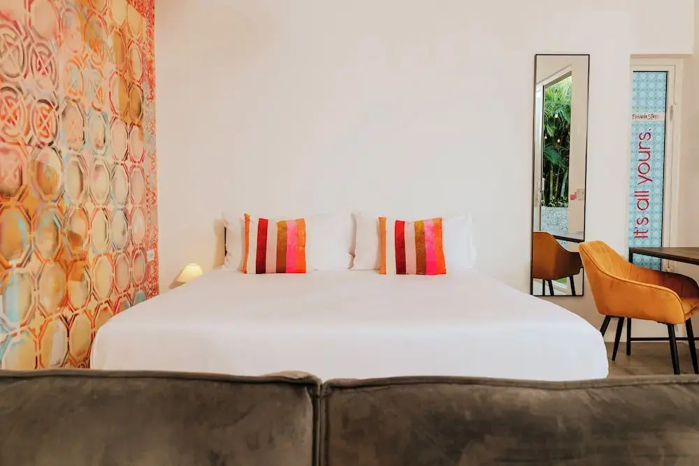 Privada Stays - Private Pools & Colorful-Chic Boutique Hotel