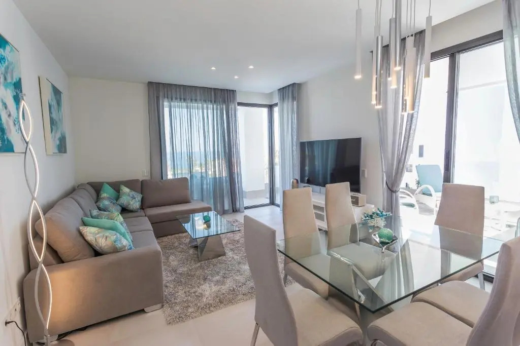 Luxury 2BR Seaviews - Santa Barbara Heights