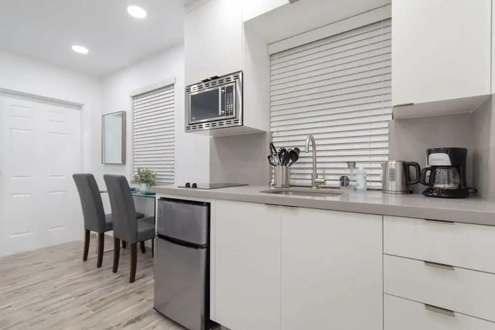 Stylish 1BR W Parking Space & Near the Beach 1