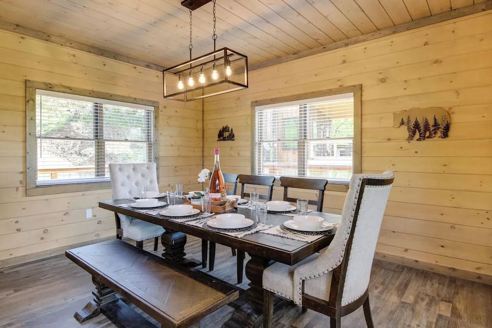 Luxury Sevierville Cabin w/ Private Hot Tub!