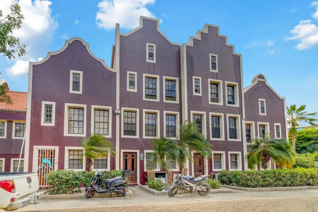 Caribbean Court Apartment Djòdjò