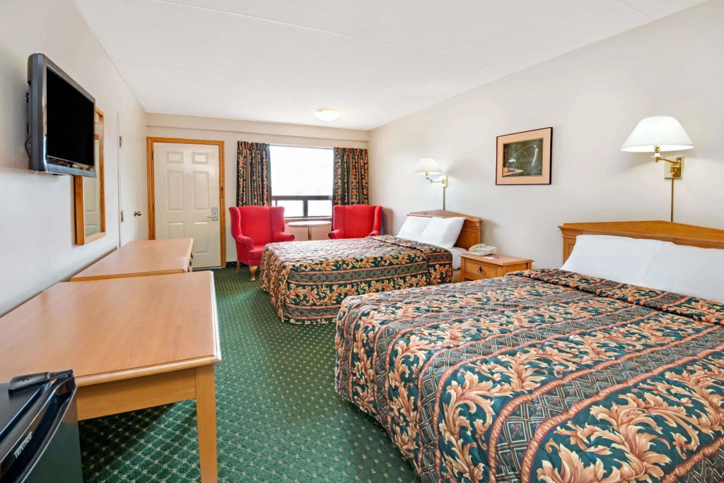 Knights Inn - Park Villa Motel, Midland