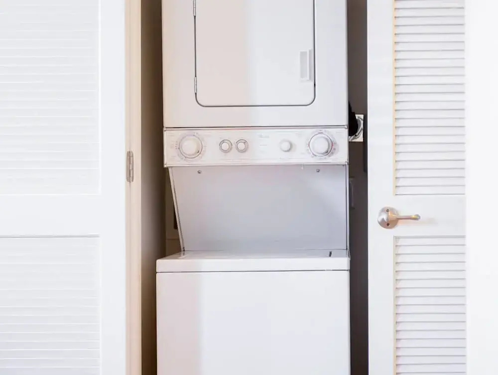 Fun 1 BR Apt In Popular NODA
