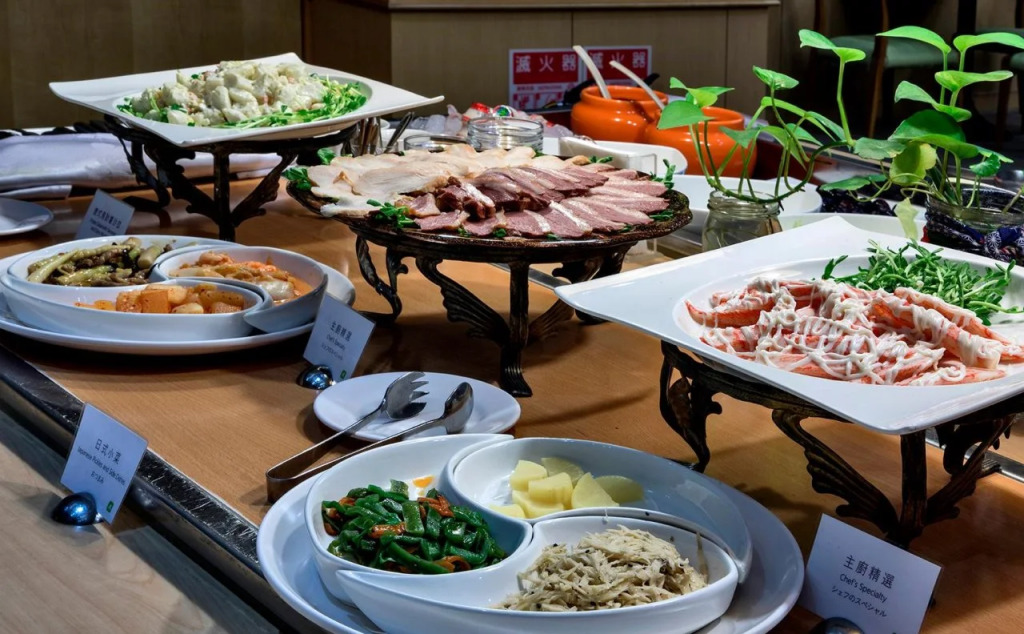 Carlton Hotel-Chung Hwa