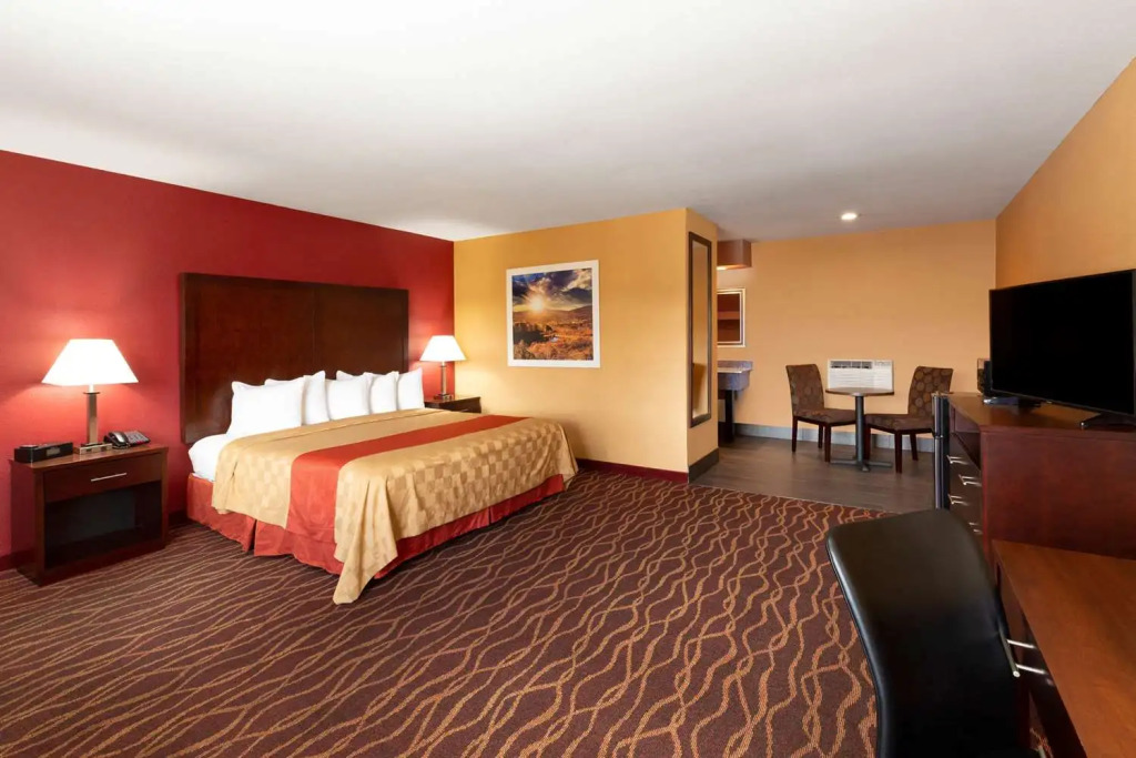 Rosewood Inn & Suites