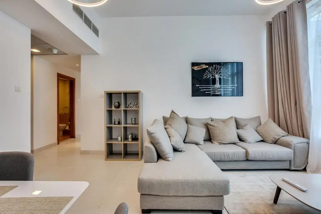 Stylish 2BD with great view in Marina View Tower