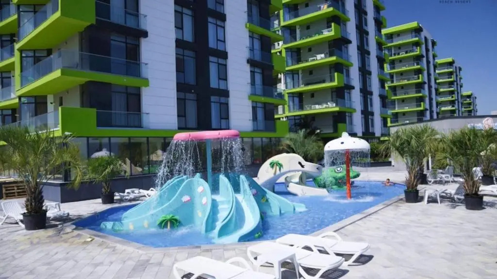 Waves 13 - Alezzi Beach Resort