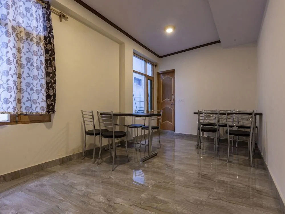OYO Home 19573 Lush View Stay