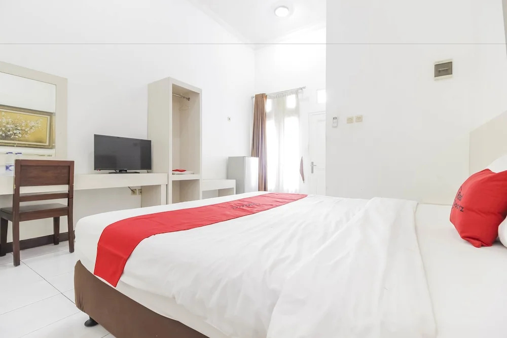 La Mega Hotel Cirebon by Reddoorz