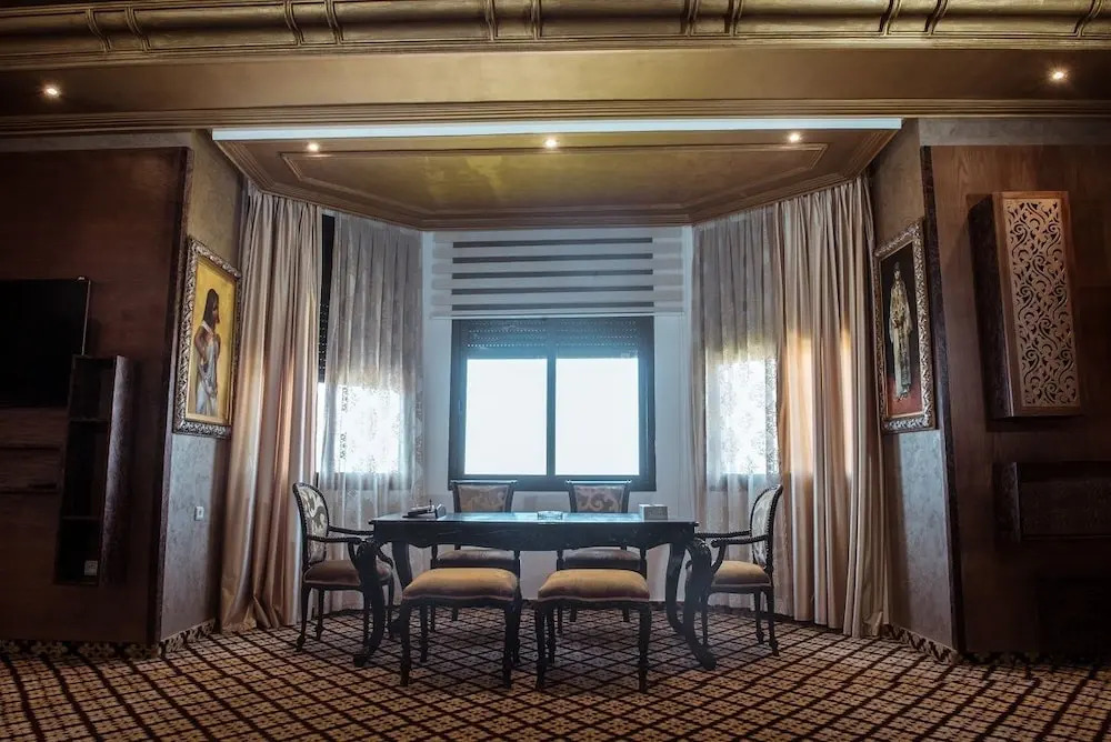 Park Regency Suite Hotel