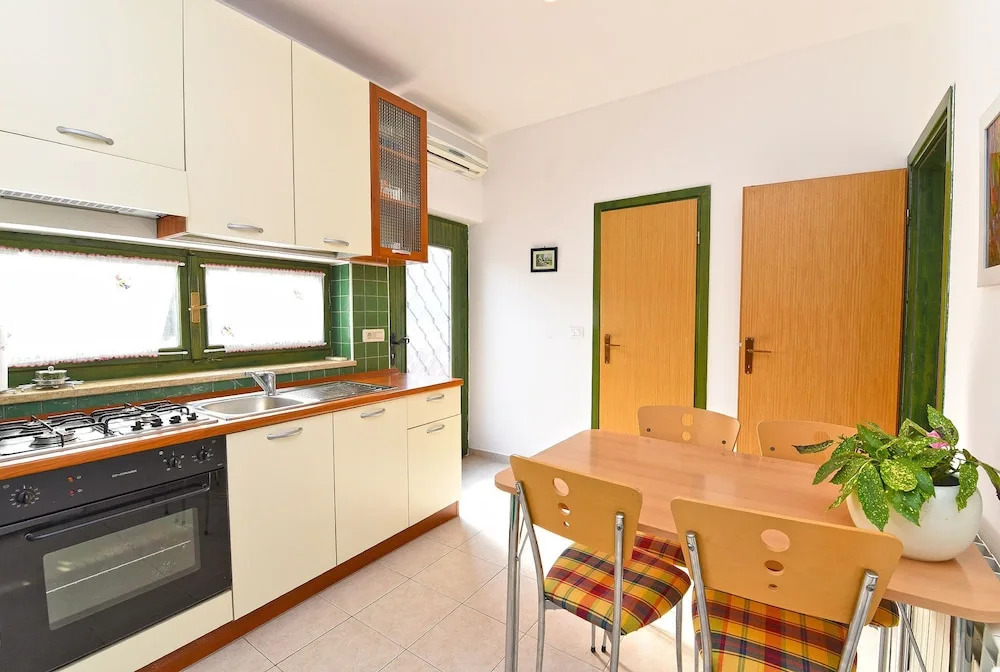 Apartment 1550