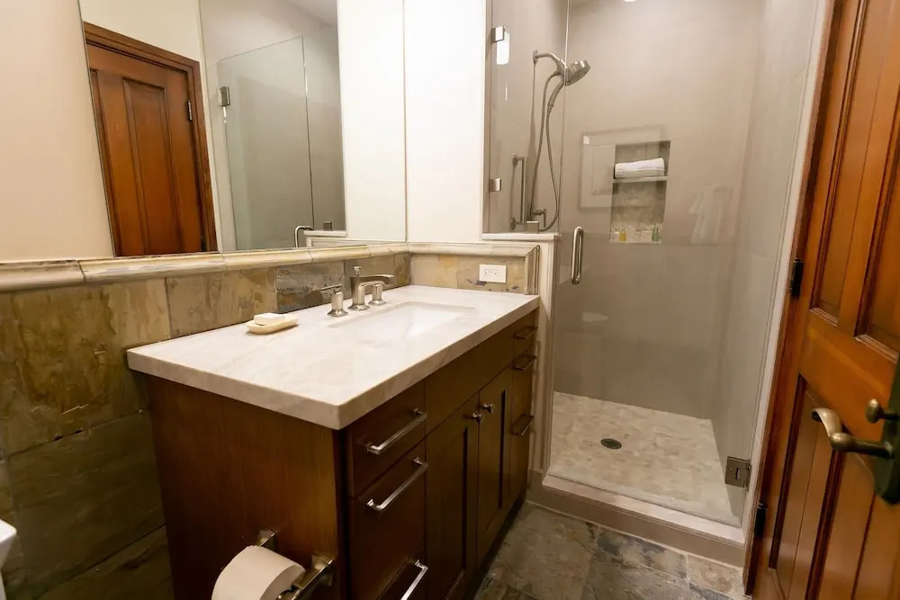 One Bedroom Townhouse with Hot Tub