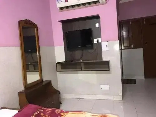OYO 87010 Sangam Guest House