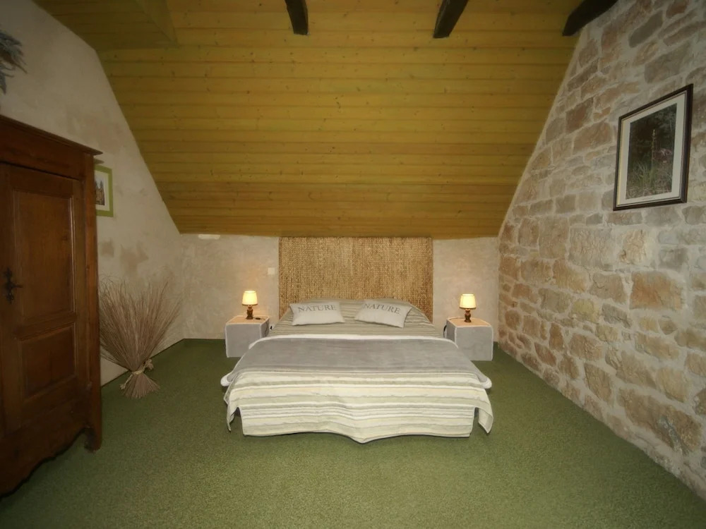 Vintage Holiday Home in Muret-le-Château with Garden