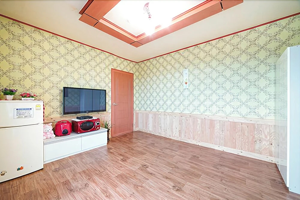 Taean Beach Green Pine Pension