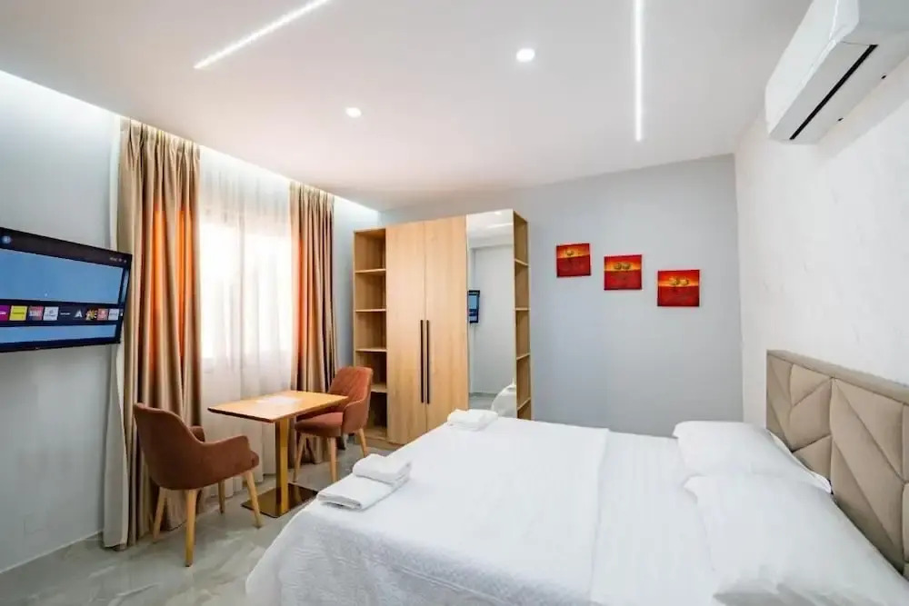 Day Lux Apartments