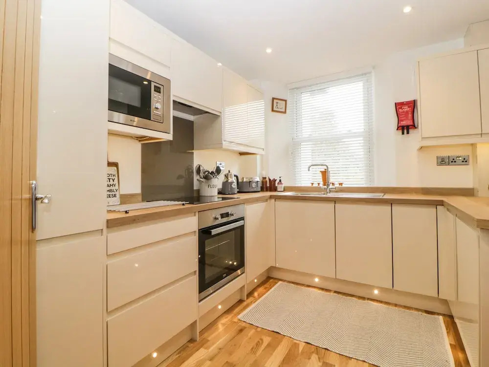 Apartment 4 10 Somers Court