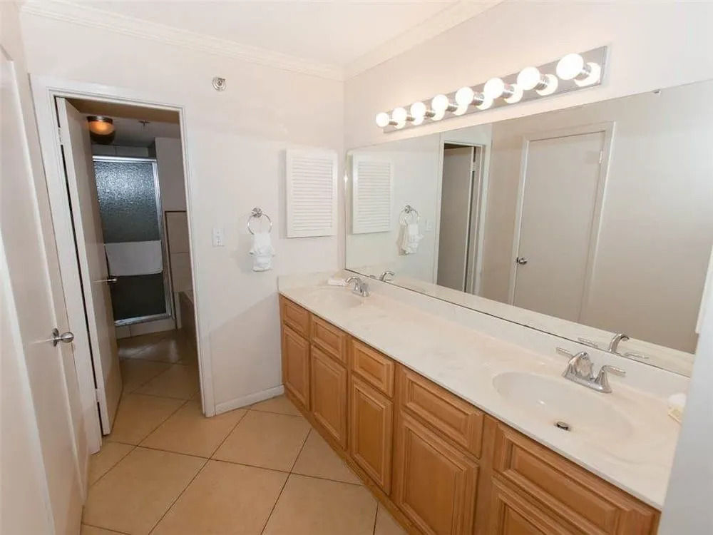 Summerchase 1008 - 3 Br condo by RedAwning