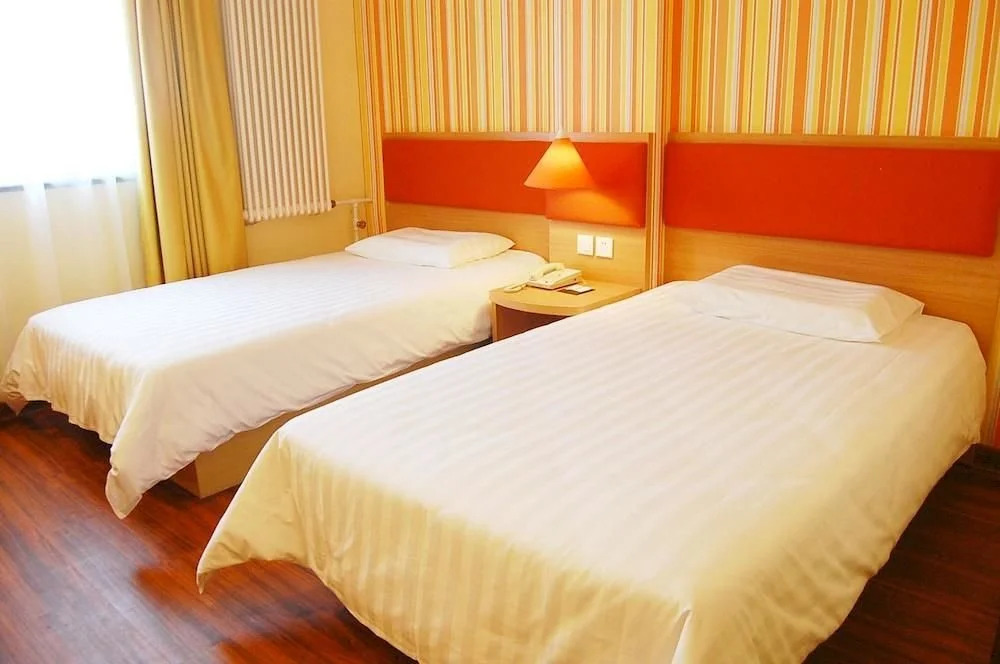 Rujia Huayi selected hotel (Hongqi Road branch, Hebei Street, Qinhuangdao)