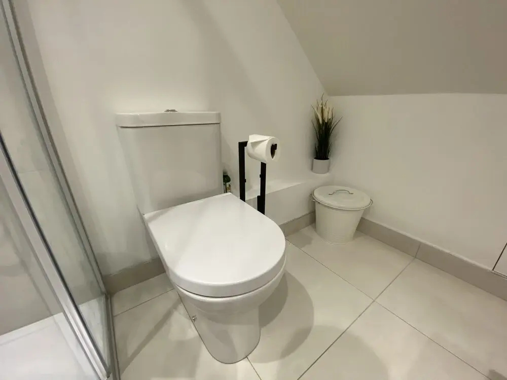 5 Star Unique Luxury Detached Apartment in Windsor