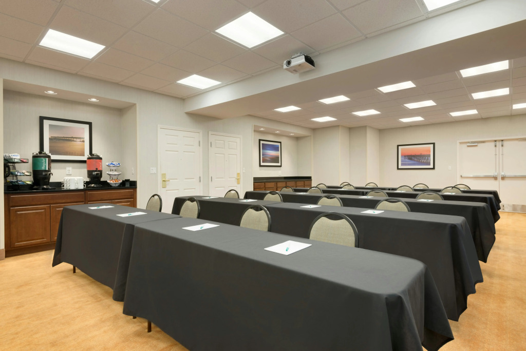 Homewood Suites by Hilton Jacksonville Deerwood Park