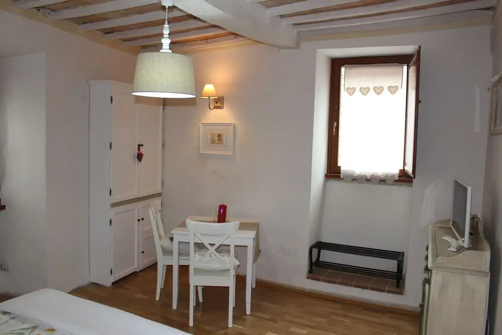 Red House to Enjoy a Romantic Holiday in Freedom and Style