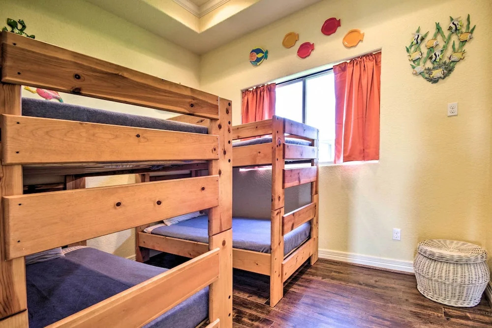 Dog-friendly Casa Sol House in Crystal Beach!