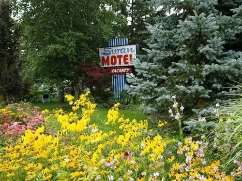 Swan Motel