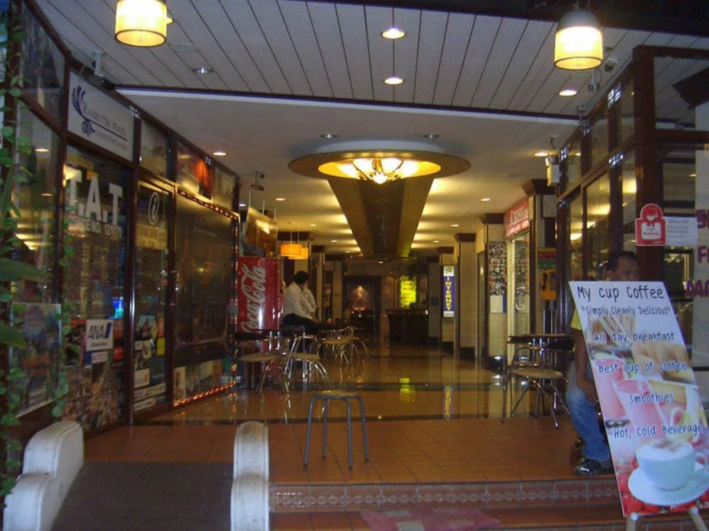 Rambuttri House