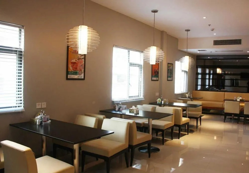 Jinjiang Inn Kunming Chenggong Square Dounan Huahui Hotel