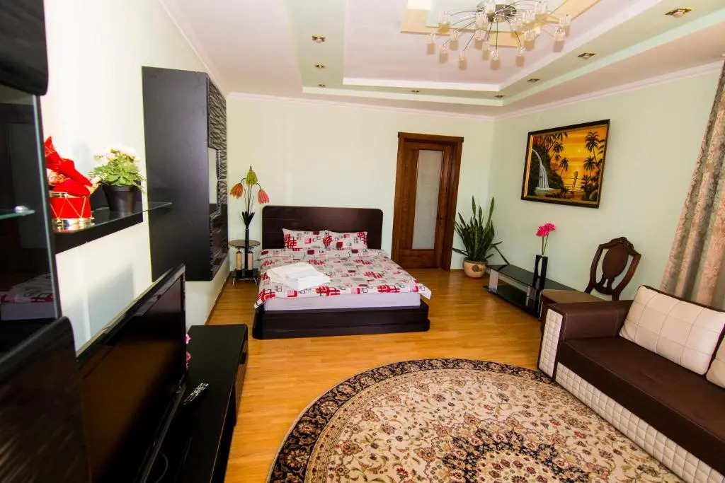 Luxurious Villa with Huge Garden, Terrace & Outdoor Space