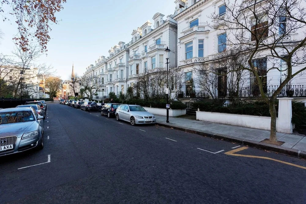 Pembridge Square Garden