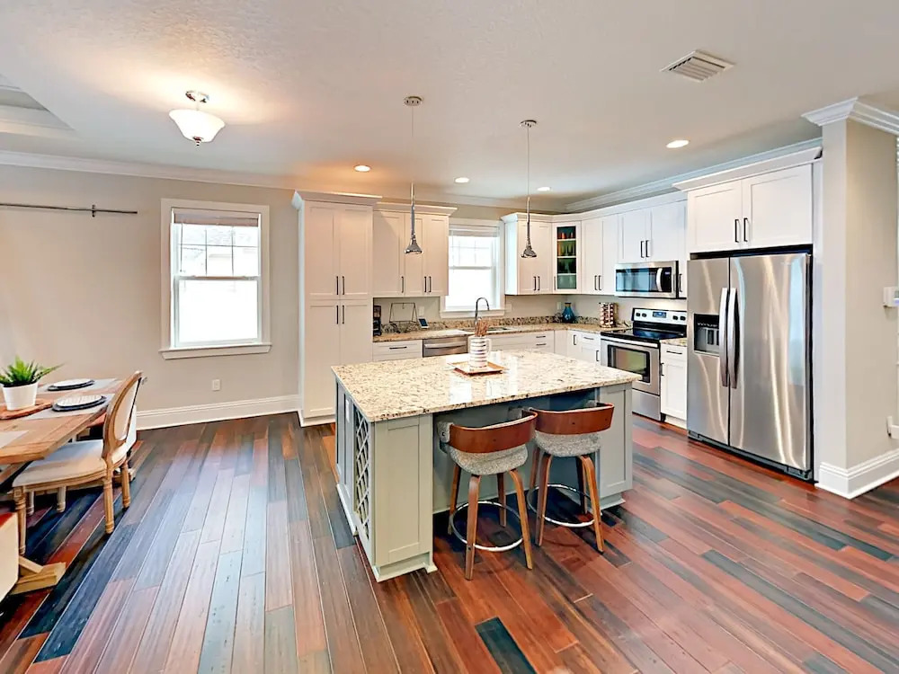 221 W Jean Home 3 Bedrooms 2 Bathrooms Home