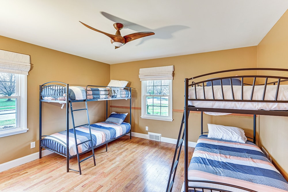 Wake Up the Echoes! Notre Dame Game Day Base