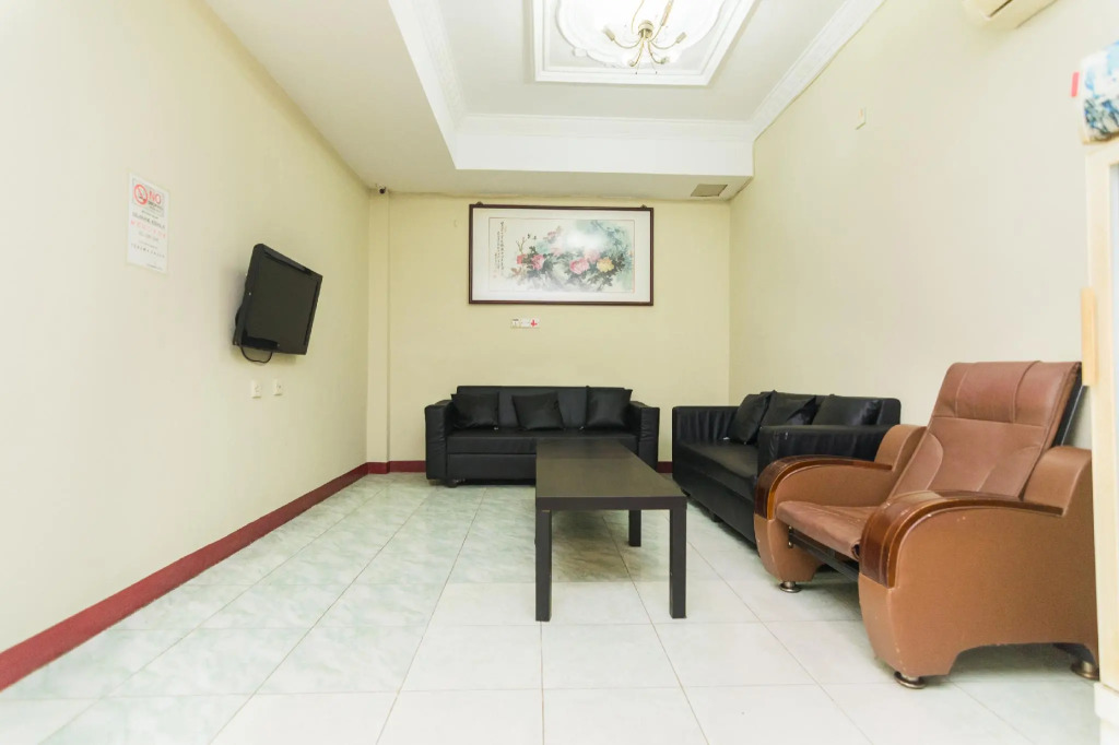 OYO 1703 Terang Bintang Hotel