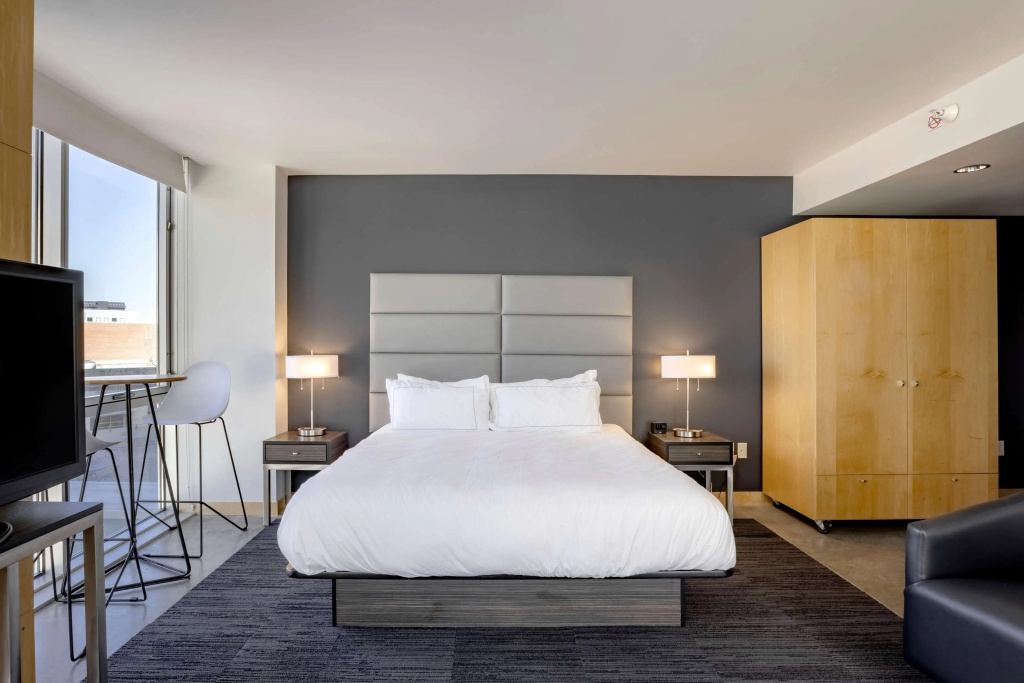 Hotelvetro Iowa City, Tapestry Collection By Hilton