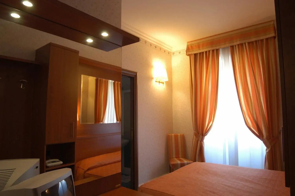 Hotel Dina