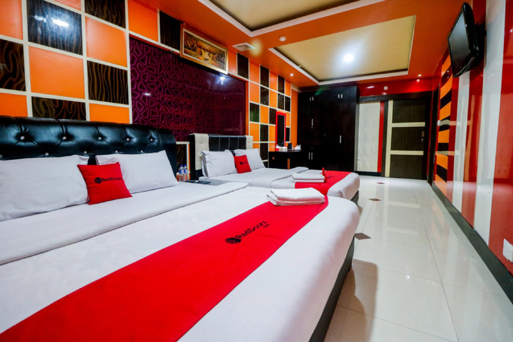 RedDoorz Plus near DC Mall Batam