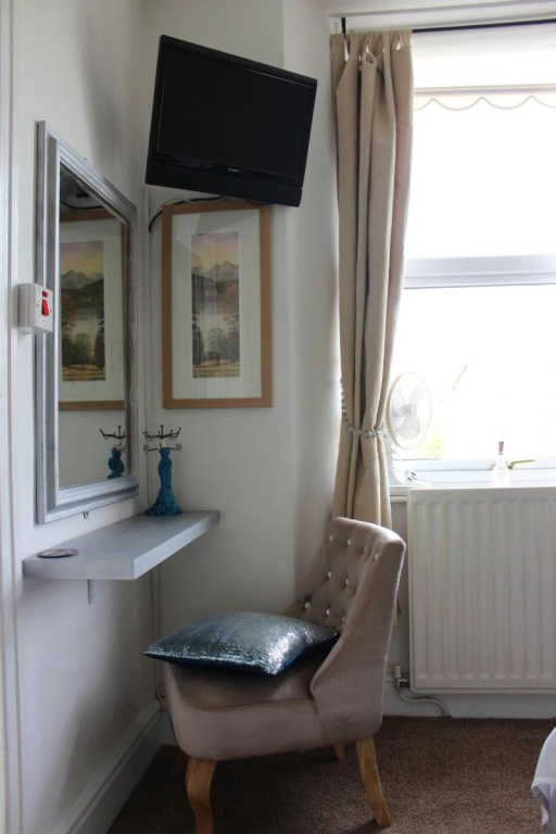 Invergarry Room Only Guest House For Adults