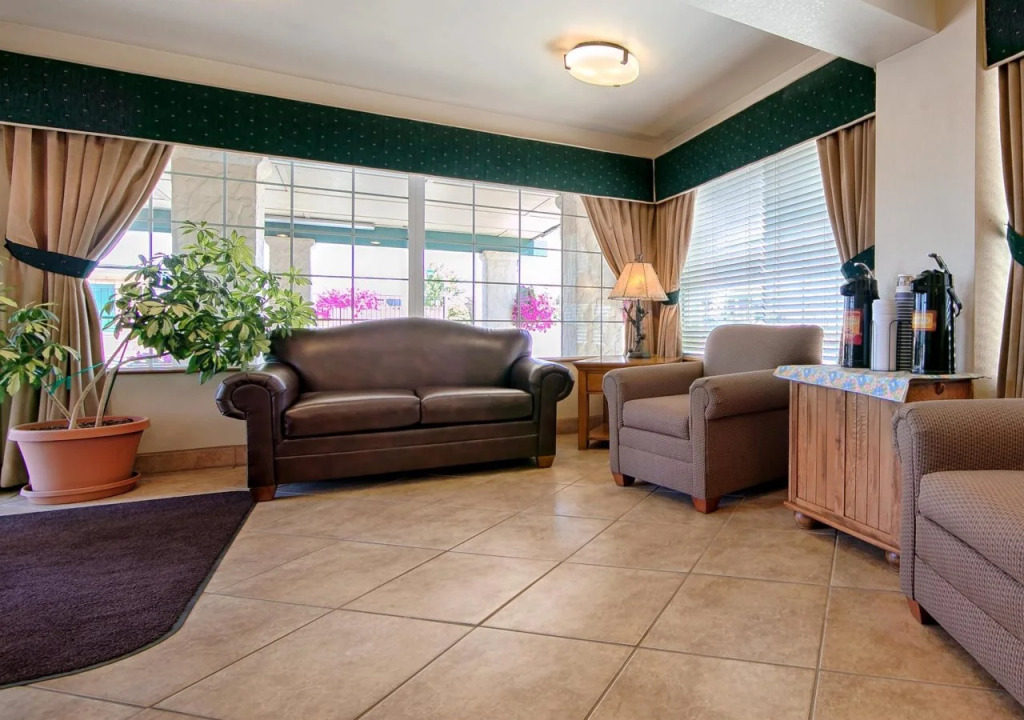 Trailside Inn