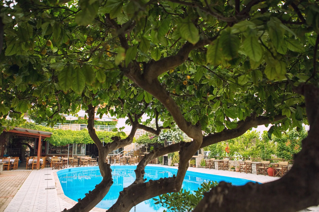 Roxani Hotel