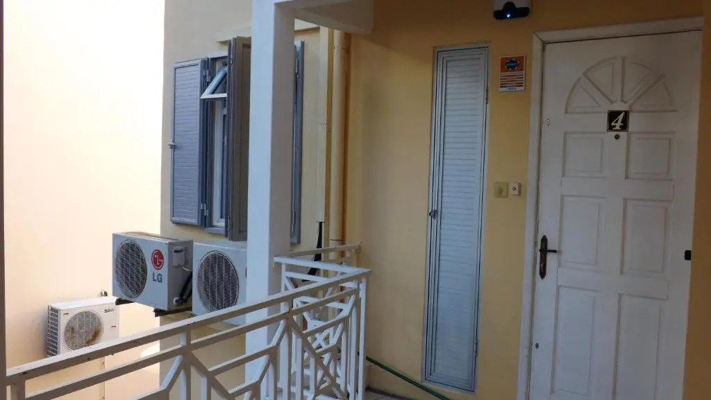 2 bedrooms appartement with sea view balcony and wifi at Flic en Flac
